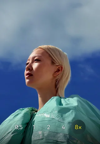 L’app Fotocamera su iPhone 17 Pro, con zoom ottico 0,5x, 1x, 2x, 4x e 8x: 8x è selezionato